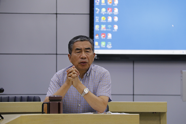 6月29日 教科院人才培养方案报告和中心组学习会议 秦润东 (6).JPG 6月29日 教科院人才培养方案报告和中心组学习会议 秦润东 (6).JPG