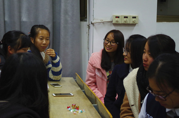 2016.11.17教科院自管会成员大会 游戏.JPG